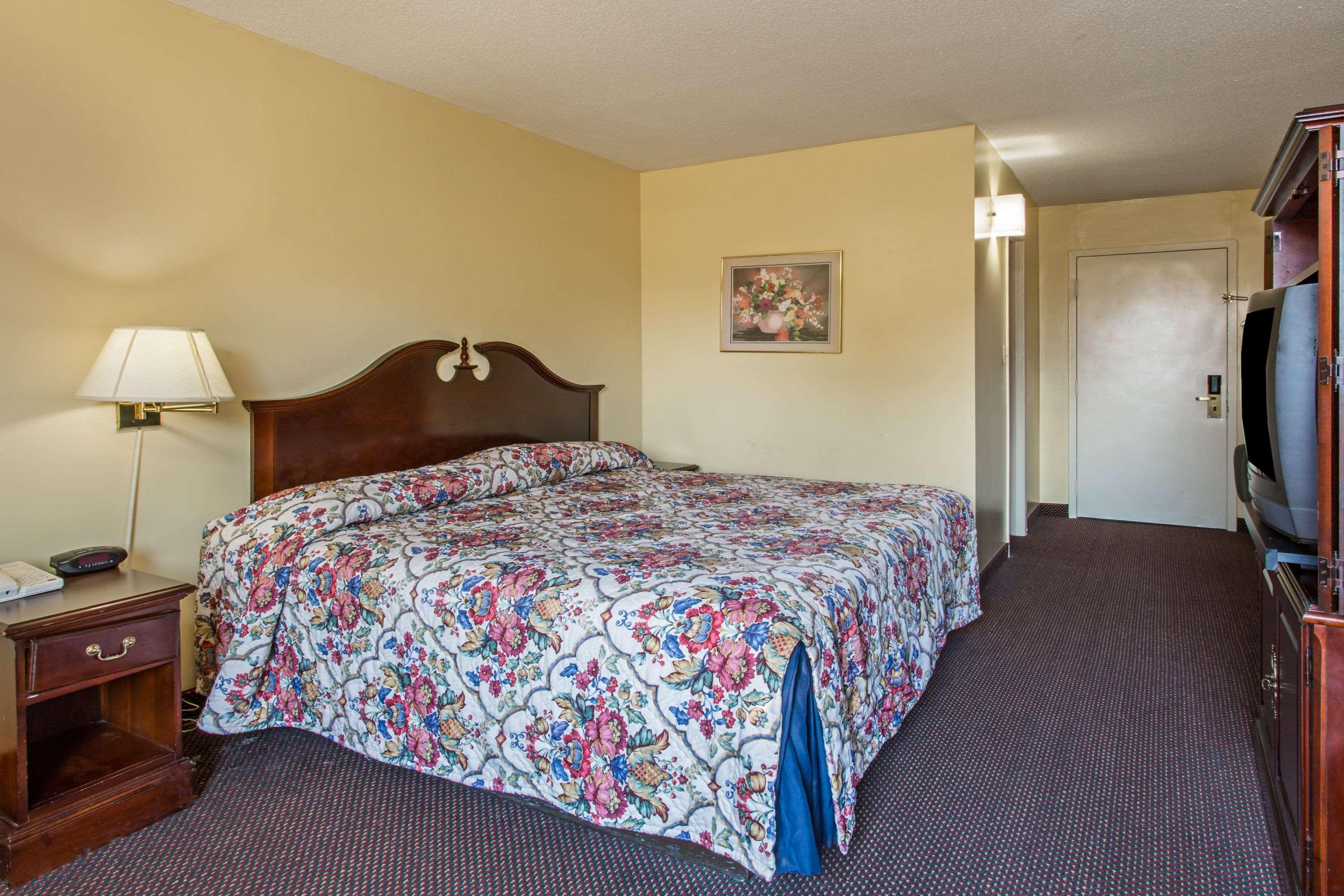 Days Inn By Wyndham Manassas Battlefield Екстер'єр фото