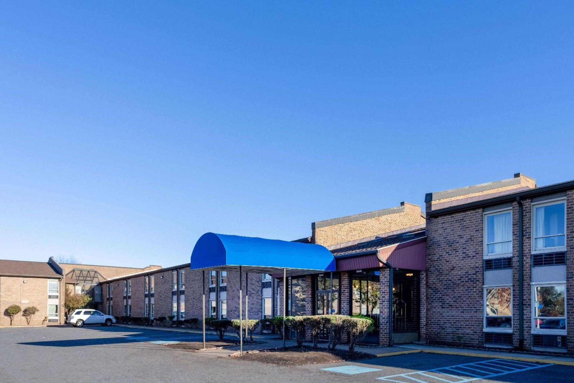 Days Inn By Wyndham Manassas Battlefield Екстер'єр фото